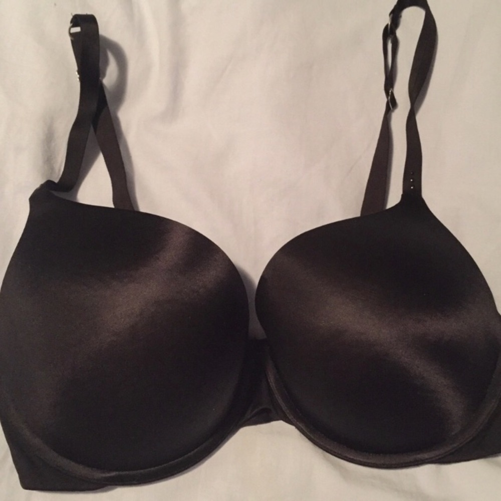 Victorias Secret Demi Uplift Bra. 34DD.